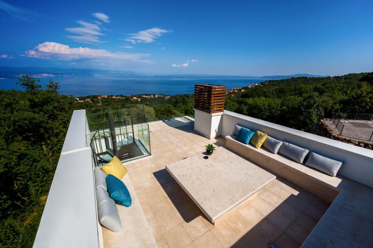 Villa Altavista - Seaview & Relax With Heated Pool & Minigolf أوباتيا المظهر الخارجي الصورة