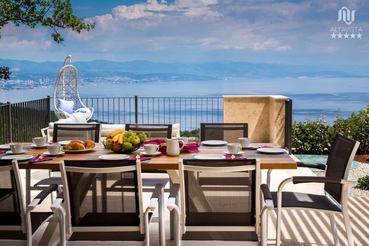 Villa Altavista - Seaview & Relax With Heated Pool & Minigolf أوباتيا المظهر الخارجي الصورة