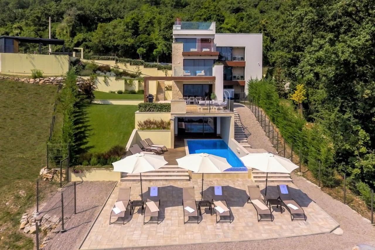 Villa Altavista - Seaview & Relax With Heated Pool & Minigolf أوباتيا المظهر الخارجي الصورة